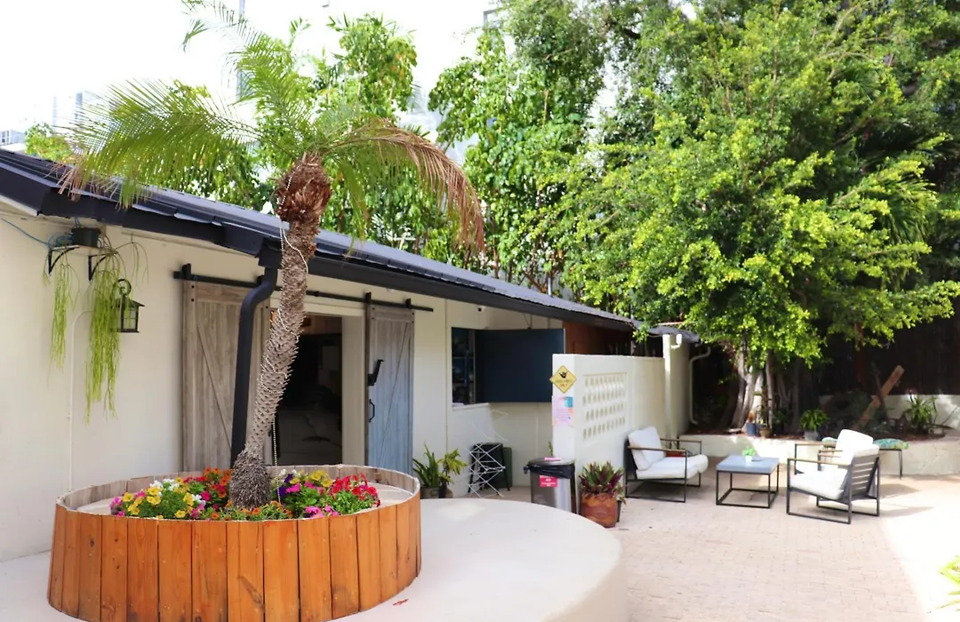 Aloh Seaside Women'S Hostel-1